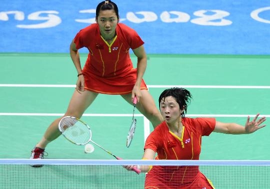 图文-羽毛球女子双打赛况 中国组合2-0胜英国选