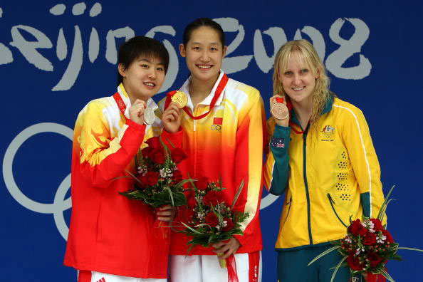 图文-女子200米蝶泳刘子歌夺冠 三甲们的灿烂笑容