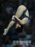 图文-女子十米跳台决赛陈若琳夺金 入水前的一刻