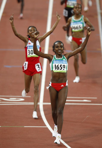 图文-田径女子5000米决赛 埃塞俄比亚选手夺金