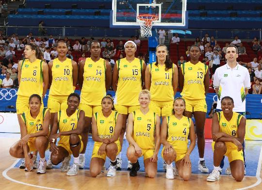图文-[奥运会]韩国女篮VS巴西 巴西女篮赛前合影