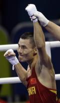 图文-拳击57公斤级60公斤级比赛 李洋挥拳庆祝