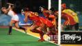 图文-奥运会曲棍球女子颁奖仪式 迅速拦截对手射门