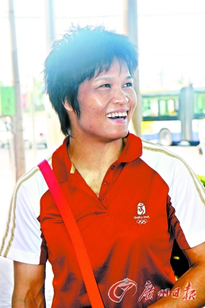 鄉音留住冼東妹 奧運冠軍還是一名慈母