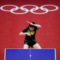 图文-乒乓球女子单打三四名决赛 郭跃回球异常凶狠