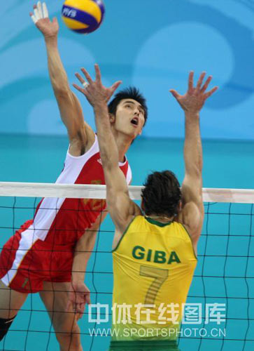 图文-男排1/4决赛中国0-3巴西 顽强力拼一分