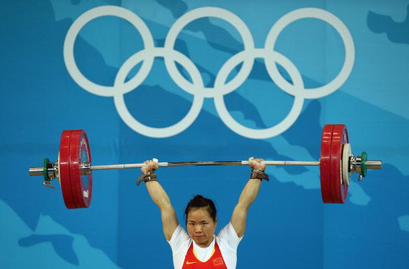 图文-女子举重58公斤级比赛 陈艳青冲击奥运金牌