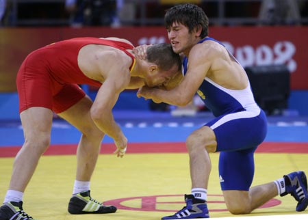 Russia's Batirov wins Olympic men's freestyle wrestling 60kg gold