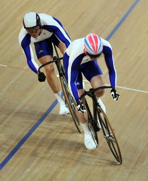 British Chris Hoy wins men's sprint cycling Olympic gold