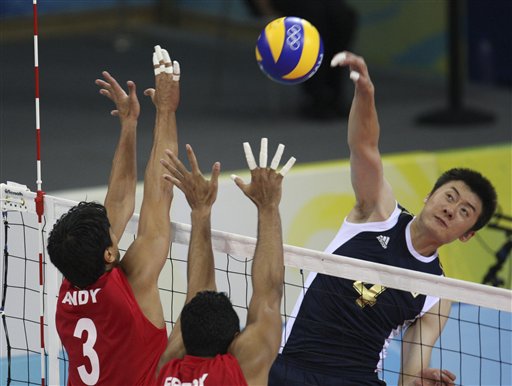 Photo: China defeats Venezuela 3-2 in a men's volleyball match