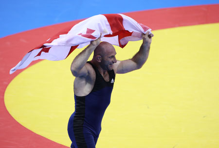 Photo: Mindorashvili wins men's freestyle 84kg wrestling gold