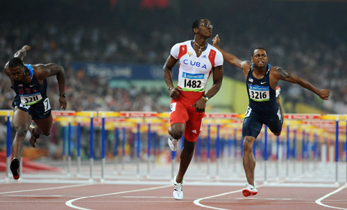 Photo: Cuba's Robles wins Men's 110m Hurdles gold