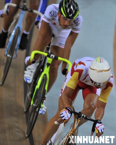 Ciclista español Joan Llaneras gana el oro en puntuación 