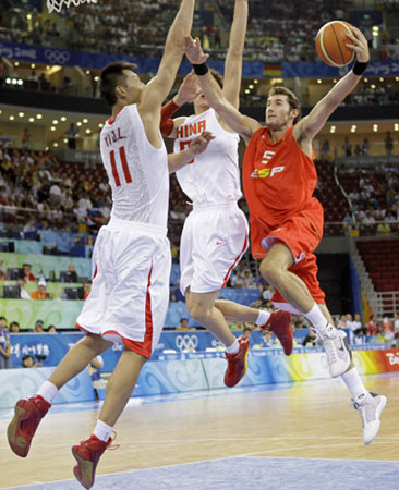Baloncesto: España remonta y se impone a la China de Yao Ming (75-85) 