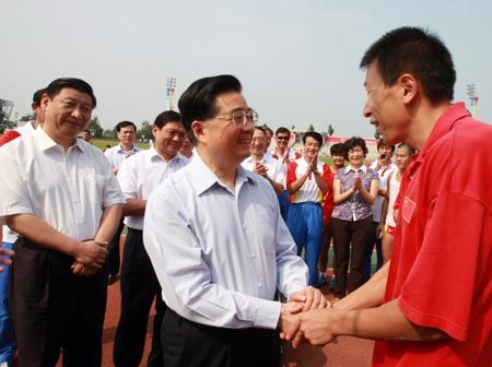 Hu Jintao besucht Chinas Paralympioniken