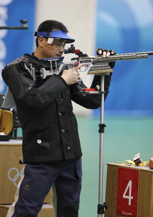 Chinesischer Schütze Qiu Jian holt Gold in Dreistellungskampf