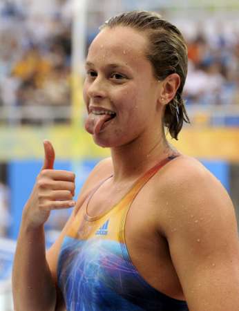 图文-女子200米自由泳决赛 佩莱格里尼很俏皮