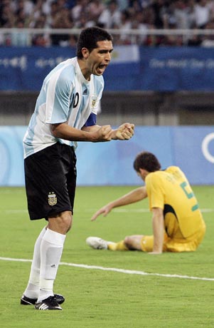 图文-[男足]阿根廷1-0澳大利亚 里克尔梅大声吼叫
