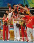 图文-中国队夺得体操男团冠军 还差谁没到场？