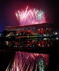 图文-奥运开幕式焰火盛放点亮北京 国家体育场变靓
