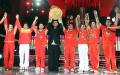 图文-香港歌手与奥运冠军欢庆夺金 张学友在台上
