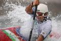图文-奥运会11日皮划艇激流回旋赛况 勇争第一