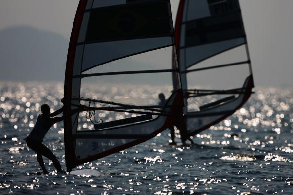 图文-奥运会帆船12日各级别比赛 有种朦胧的美感