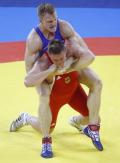 图文-奥运会古典式摔跤回顾 将对手架起