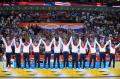 图文-[女篮决赛]美国92-65澳大利亚 美国队员致谢