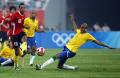 图文-奥运男足巴西1-0比利时 后防中坚阿莱克斯