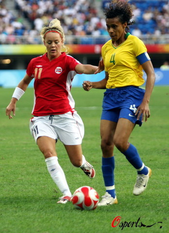 图文-巴西女足2-1挪威进入四强 巴西人以静制动