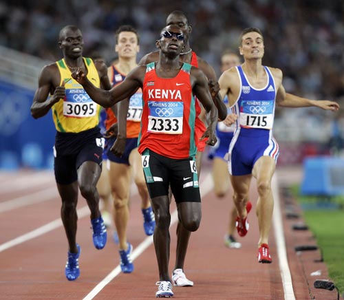 资料图-雅典奥运会男子800米 萨姆威尔拼劲全