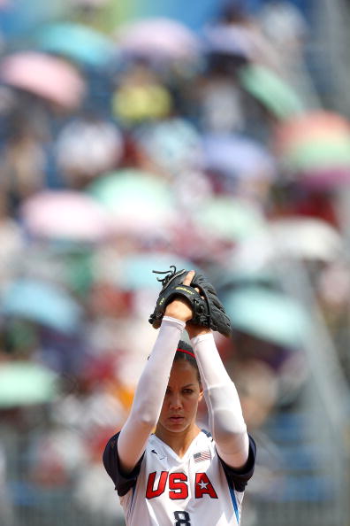 图文-奥运会18日女垒比赛赛况 美国女垒投手 