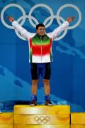 图文-男子举重105公斤级决赛 阿拉纳乌奥运夺冠