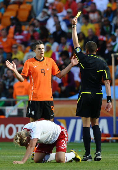 图文-[小组赛]荷兰VS丹麦 范佩西吃到黄牌_图片