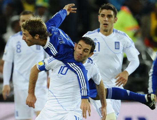 图文-[小组赛]阿根廷VS希腊 借助对手争球_图片