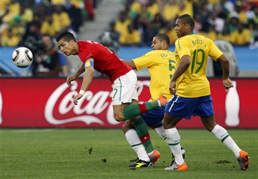 图文-[小组赛]葡萄牙VS巴西 桑巴也知C罗的厉害
