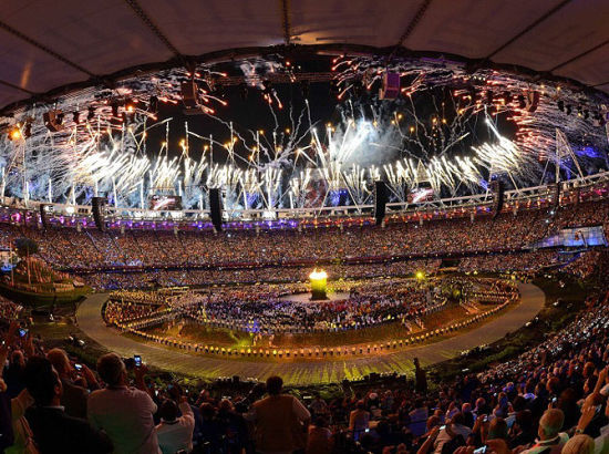 伦敦奥运会主火炬被点燃 现场如梦如幻