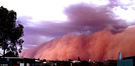 这场携带着近500万吨沙尘的沙尘暴蔓延到了澳大利亚昆士兰州南部部分地区