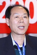 �½����ú���Ϣ��ίԱ�ḱ���� �չ�ƽ