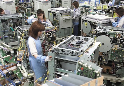 图文:佳能位于日本取手和大分的两家工厂内景