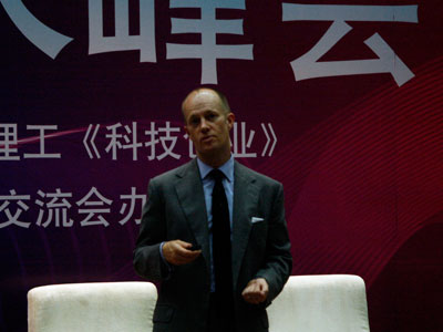 21世纪经济报道杨磊_...上图为21世纪经济报道特稿部总监杨磊.(图片来源:新浪财经 梁斌...(3)