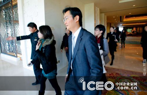 360“扣扣保镖”的推出，彻底激怒了马化腾。他强势出击，招致诸多质疑