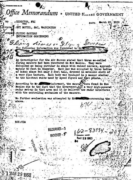 外星生命的证据？这是1950年代那份备忘录的复印件，其中记录下了当年罗斯维尔发现外星人和飞碟的事件经历，最近美国联邦调查局在其网站上对这些文件进行了解密