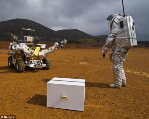 欧洲科学家西班牙矿区测试未来火星宇航服(图