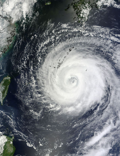 正在接近我国大陆沿海的台风“梅花”