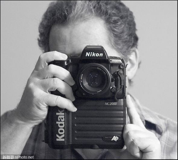 摄影师自拍17年 展示数码相机发展历程(图)_数
