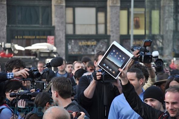 The flat computer such as IPad promotes result to consume the market, but if want further upward, still need to lend power company the market