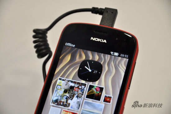 诺基亚808 PureView是诺基亚出品的最后一款Symbian设备。