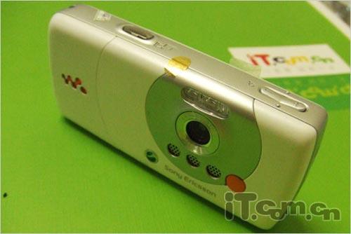 �ٱ��г�������������ǿ��W810c��1699